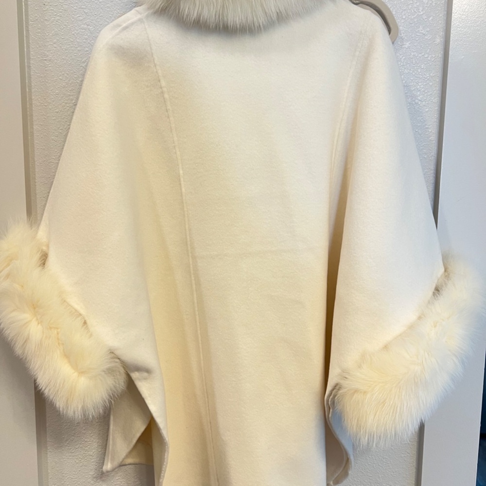 100% Wool Coat with Fox Fur Trim – Size S (Brand New) - Picture 5 of 7